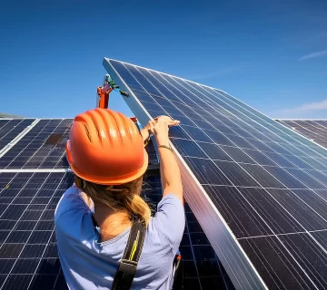 افزایش عمر استراکچر خورشیدی با نگهداری دوره‌ای