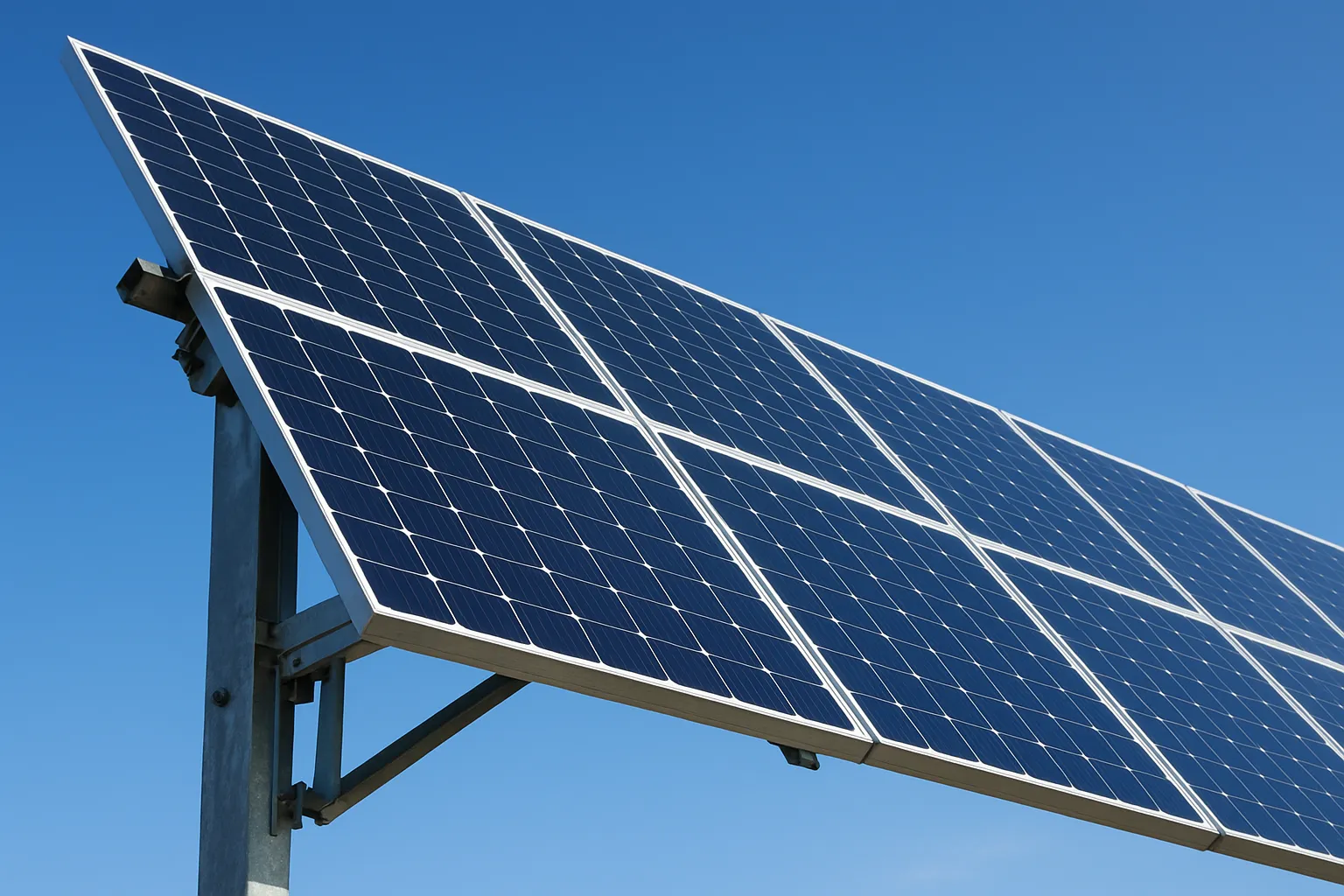 بررسی استانداردهای جهانی متریال استراکچر خورشیدی